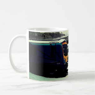 Zwei Züge, im Schnee Kaffeetasse