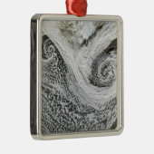 Zwei Zyklone bildeten sich im Tandem südlich von I Ornament Aus Metall (Rechts)