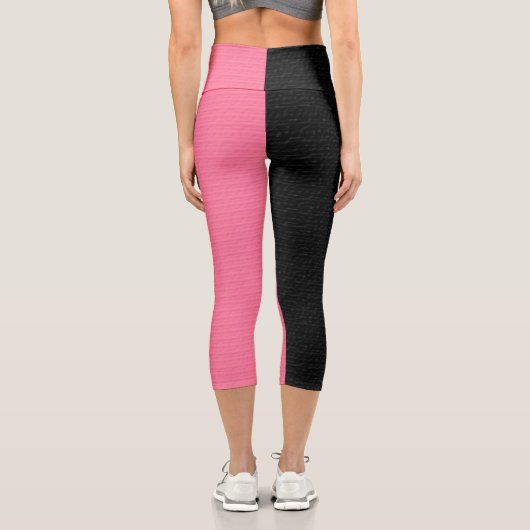 Zweifarbige Streifen mit rosa und schwarz Capri Leggings (Rückseite)
