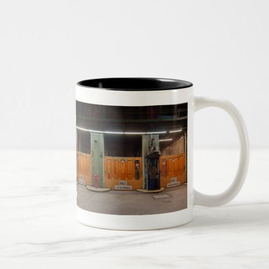Zweifarbige Tasse schwarz alter Elbtunnel (Rechts)