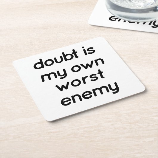 zweifelhafter Untersetzer (angewinkelt)