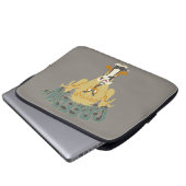 ZWEIFELVESTER MONSTER™ "Creepin" hinter SYLVESTER™ Laptopschutzhülle (Vorne Knopf)