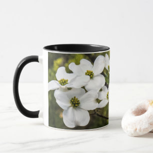 Zweig der Dogwoodblümblütenblüten-Tasse Tasse