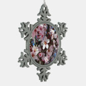 Zweig der rosa Blüten Frühlingsflora Schneeflocken Zinn-Ornament (Links)
