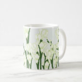 Zweig von weißem Freesia. Kaffeetasse (VorderseiteRechts)