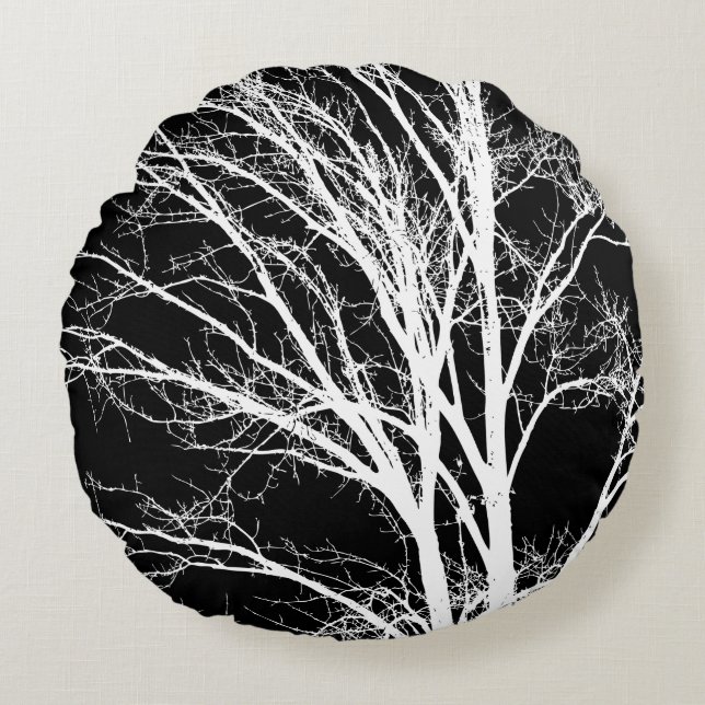 Zweige schwarzer und weißer Bäume Rundes Kissen (Vorderseite)