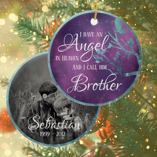 Zweige und Schmetterlinge bilden einen Rahmen für  Keramik Ornament