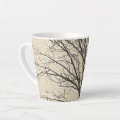 Zweige von Cream Beige Brown White Trees Milchtasse (Linke Ecke)