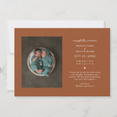 Zweimal Selige Typografie Terracotta Birth Ankündigung (Rückseite)