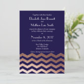 Zweisprachiges Chic-Rosen-GoldZickzack Hochzeit Einladung (Stehend Vorderseite)