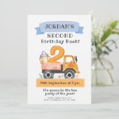 Zweite Geburtstagsfeier mit niedlichen Einladung (Stehend Vorderseite)