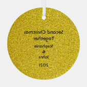 Zweiter Weihnachtsfest zusammen Glitterie Golden Y Ornament Aus Glas (Rückseite)