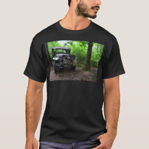 Zweiter Weltkrieg im Wald. T-Shirt