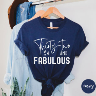 Zweiunddreißig und herrlicher T - Shirt