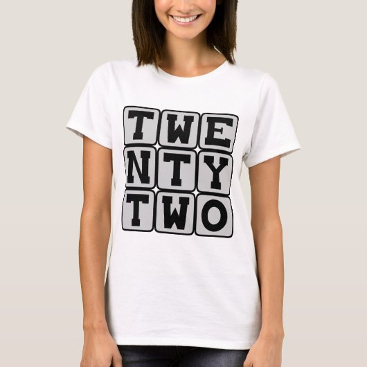 Zweiundzwanzig, Nummer 22 T-Shirt (Vorderseite)