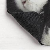 Zwergkaninchen, über Hüftgewächse neigend Mousepad (Ecke)