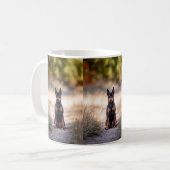 Zwergpinscher sitzend kaffeetasse (Vorderseite Links)
