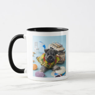 Zwergschnauzer-Welpe und Sommer-Ferien Tasse