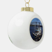 Zwiebelball oder Schneeflocke Keramik Kugel-Ornament (Links)