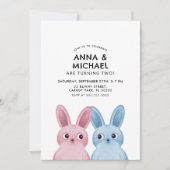 Zwillinge Geburtstag mit blauen und rosa Kaninchen Einladung (Vorderseite)