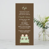 Zwillinge in der grünen Krippen-Babyparty Einladung (Stehend Vorderseite)