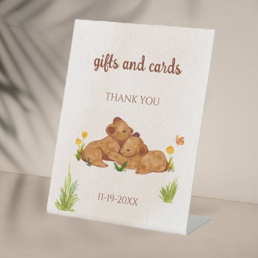 Zwillinge tragen geschlechtsneutrale Babydusche Sockelschild