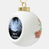 Zwillingsflammfedern und Reflektion Keramik Kugel-Ornament (Rechts)