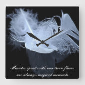Zwillingsflammfedern und Reflektion Quadratische Wanduhr (Vorderseite)