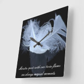 Zwillingsflammfedern und Reflektion Quadratische Wanduhr (Winkel)