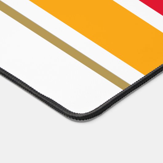 Zwillingsgelbe Streifen auf weißen Streifen Schreibtischunterlage (Ecke)