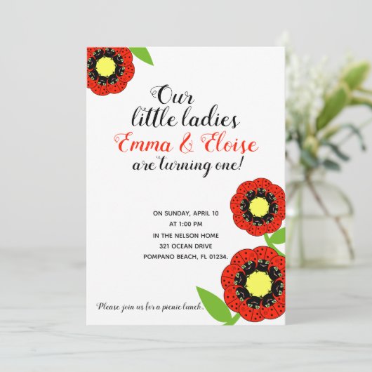 Zwillingsmädchen JEDES ALTER Ladybug BIRTHDAY PART Einladung (Stehend Vorderseite)