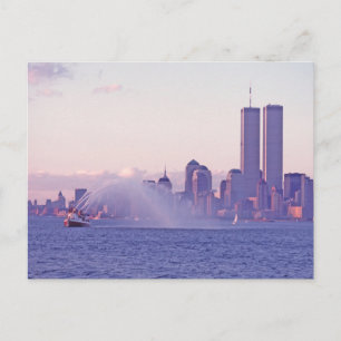 Zwillingstürme mit Feuerlöschboot Sonnenuntergang Postkarte