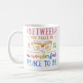 Zwischen den Seiten Kaffeetasse