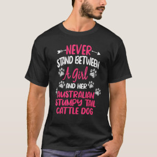Zwischen einem Mädchen und ihrem australischen Stu T-Shirt