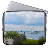 Zwischen Häusern Laptopschutzhülle (Vorderseite)