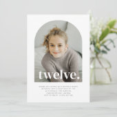 Zwölf Foto Geburtstag Einladung (Stehend Vorderseite)