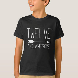 Zwölf und fantastisches 12. Geburtstags-Geschenk T-Shirt