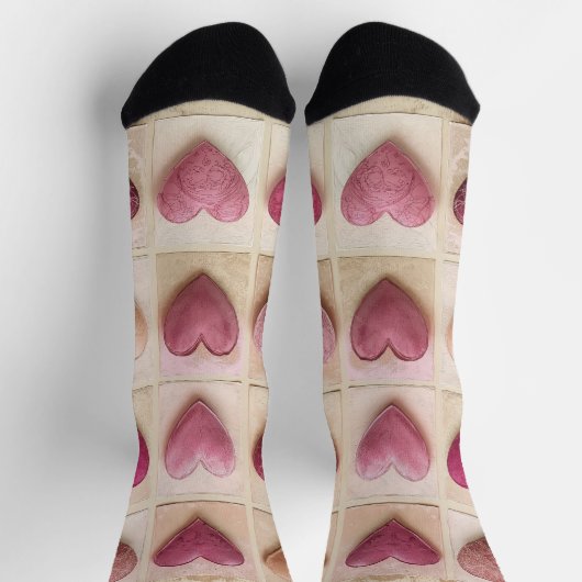 Zwölf Valentinherzen auf Papiertexturen Socken (Oben)