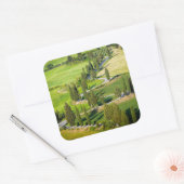 Zypressengesäumte kurvenreiche Straße auf dem Aufk Quadratischer Aufkleber (Umschlag)